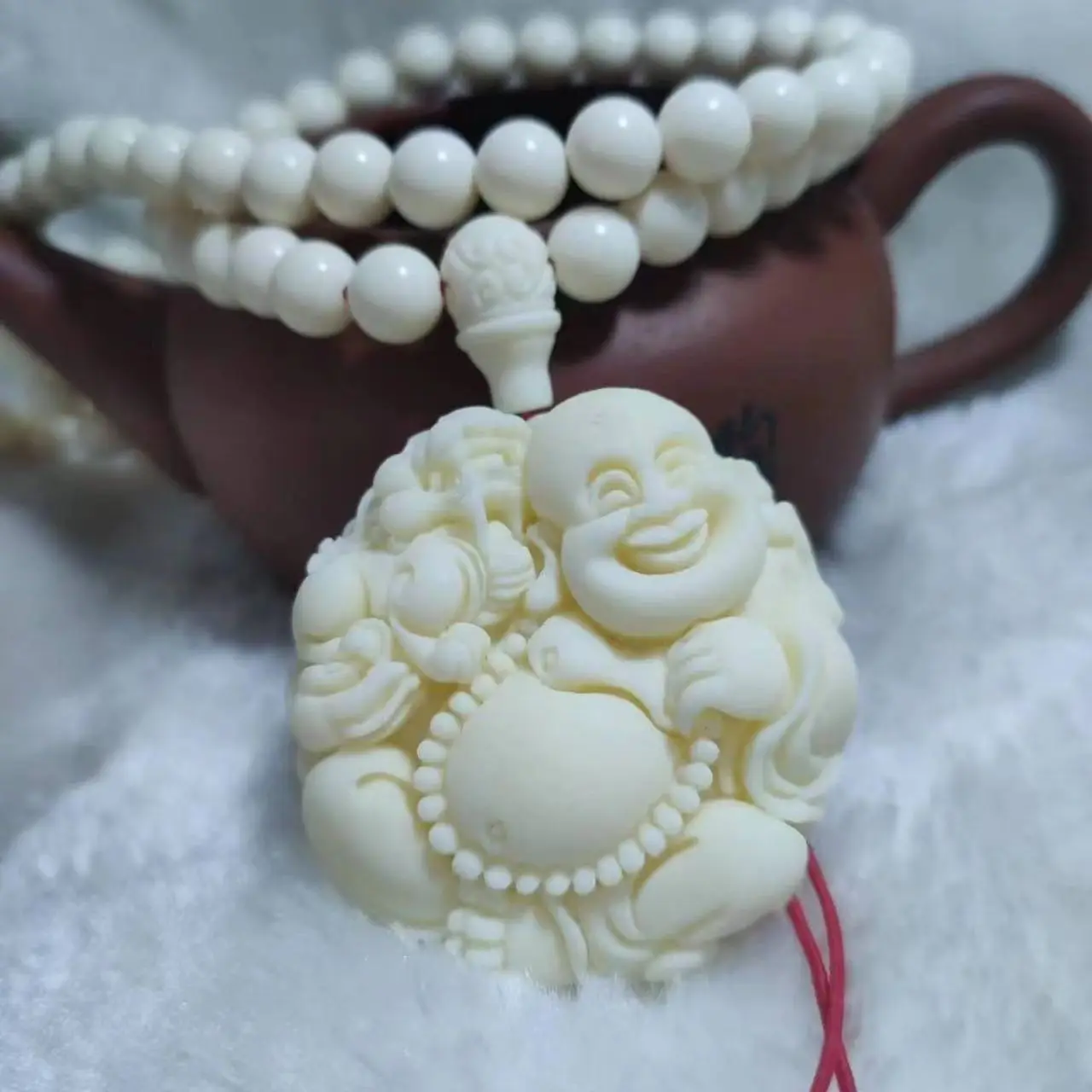 

Ivory Fruit Maitreya Buddha Guanyin Dragon Phoenix Card Zhong Kui Men's And Women's Couple Necklace Pendant