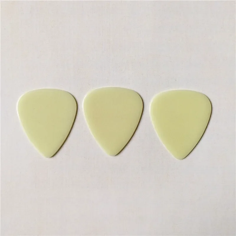 100 قطعة ليلة مشرقة في الظلام يختار الغيتار مضيئة الغيتار Plectrum الوسيط اختيار الغيتار فارغة #4