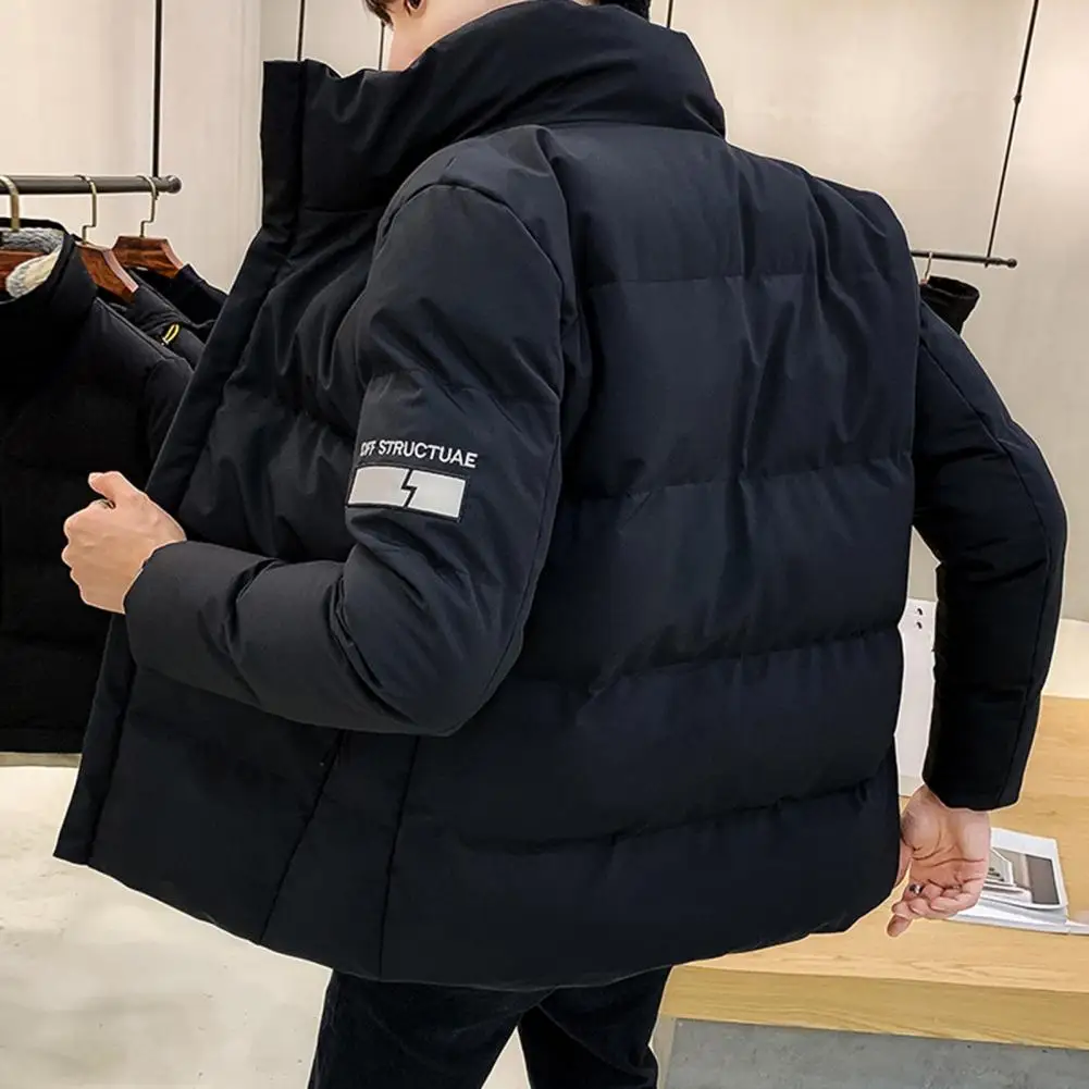 Cappotto da uomo in cotone imbottito colletto alla coreana giacca invernale da uomo ricamo lettera giacca imbottita soffice a prova di freddo in stile coreano Streetwear