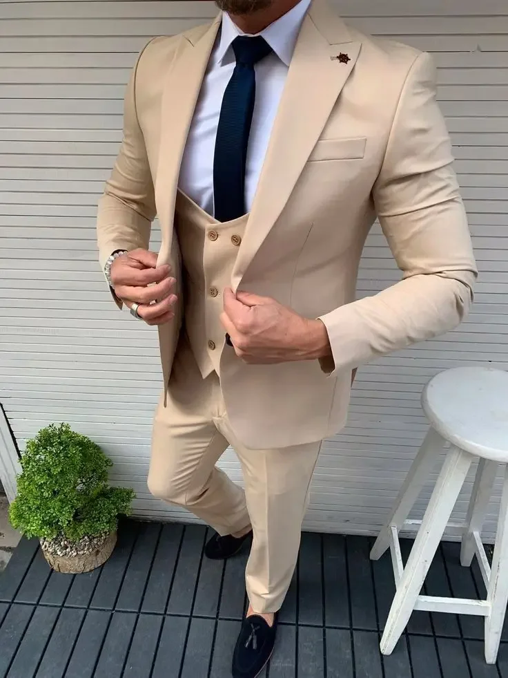 Elegant Khaki Double Breasted Men Suit Casual Wedding Suits For Men Slim Fit 3 Pieces Groom Tuxedo Custom Prom Party Blazer Sets