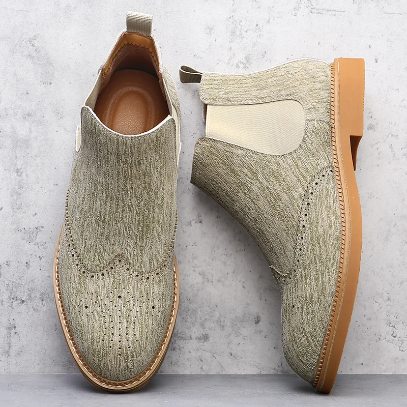 

Retro Chelsea Breathable Men Short Boots Carved Simple Fashionable Light Luxury Suitable for Young People's Fashionable Boots