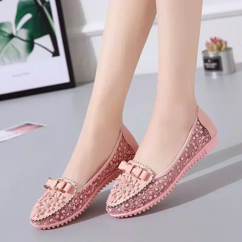 2024 Nieuwe Zomer Slip-On Damesschoenen Ademende Dames Platte Schoenen Mesh Loafers Platte Applique Vlinderdas Zachte Zool Schoenen