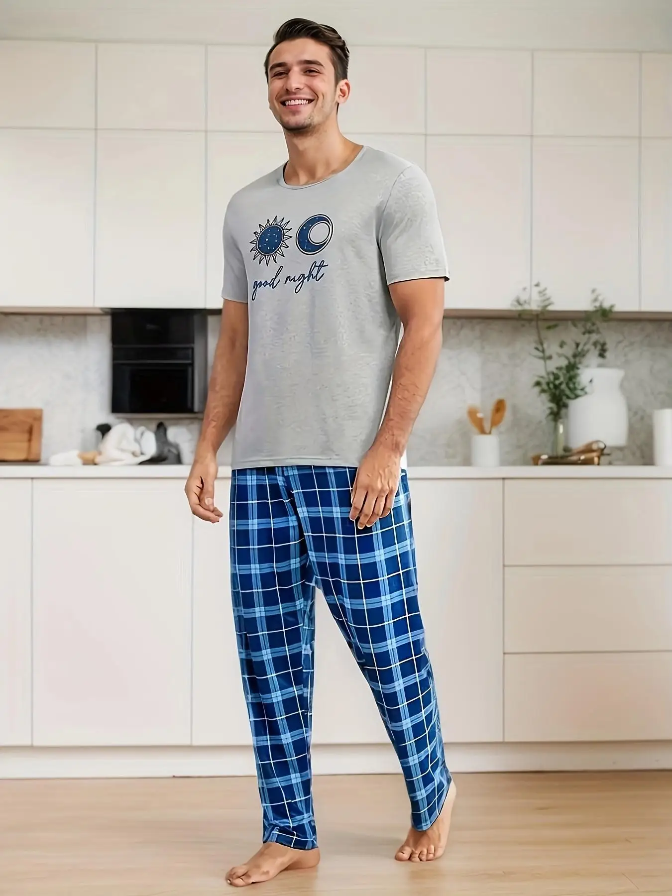 

Men's Casual Pajama Set - Printed Short Sleeve Tee & Plaid Pants Soft & comfortable fashion sleepwear Regular fit with crew ne