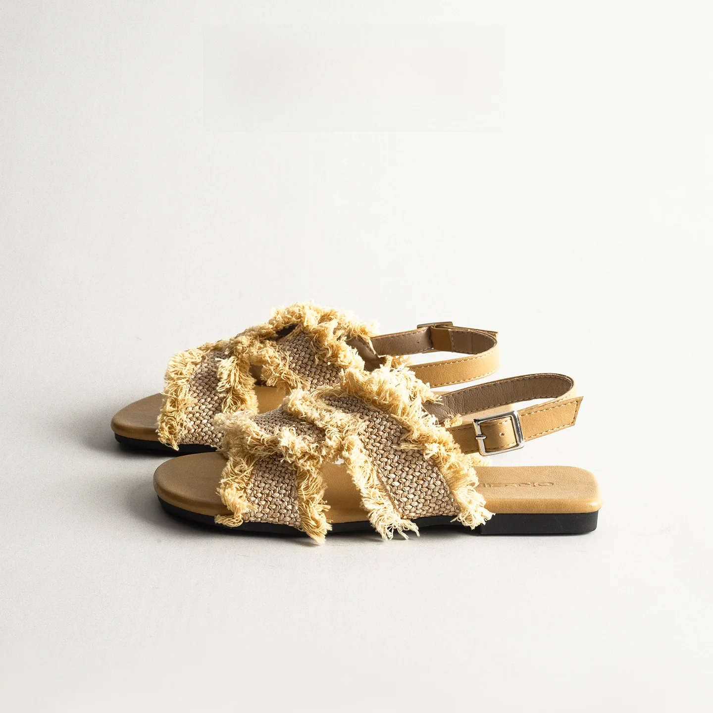 

Casual Roman Style Tassel Sandals Women's Flat Open-Toe Woven Versatile Summer Beach Shoes Comfortable Low Heel Rubber Sole