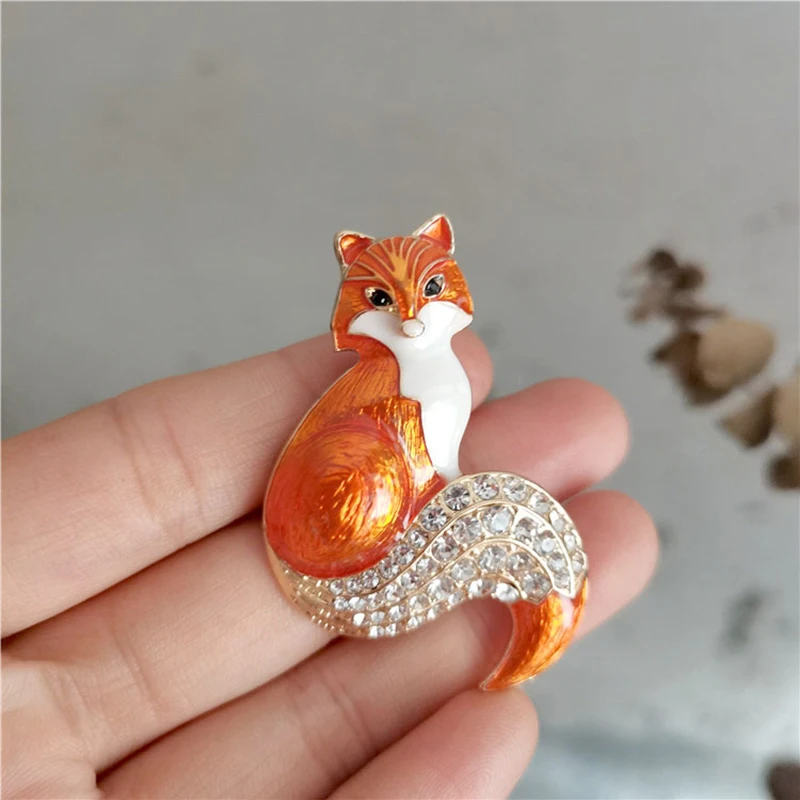 Lindo Pin accesorios de joyería Estilo Vintage cristal Rhinestone Fairy Tail naranja rojo esmalte Animal zorro broche para mujer
