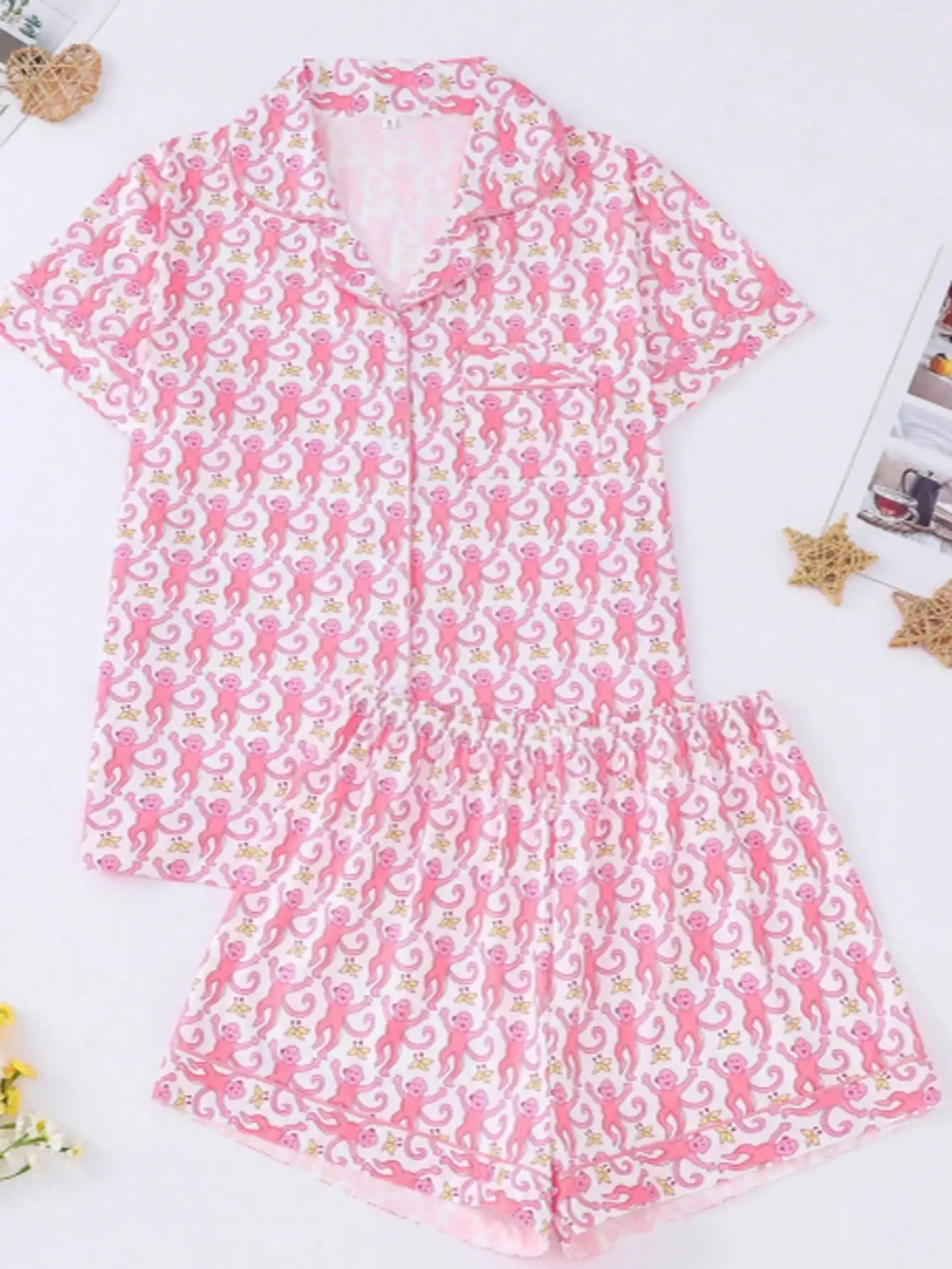 

Женский пижамный комплект из 2 предметов с забавным принтом обезьяны — топ с короткими рукавами и лацканами + эластичные шорты, всесезонная одежда для дома