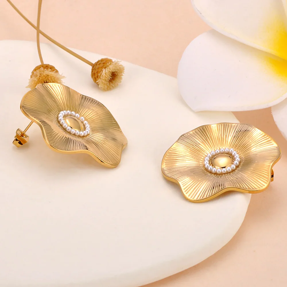 Mode 18K vergoldete simulierte Perlen große Blumenohrringe für Frauen 316L Edelstahl wasserdichte Textur kreativer Schmuck