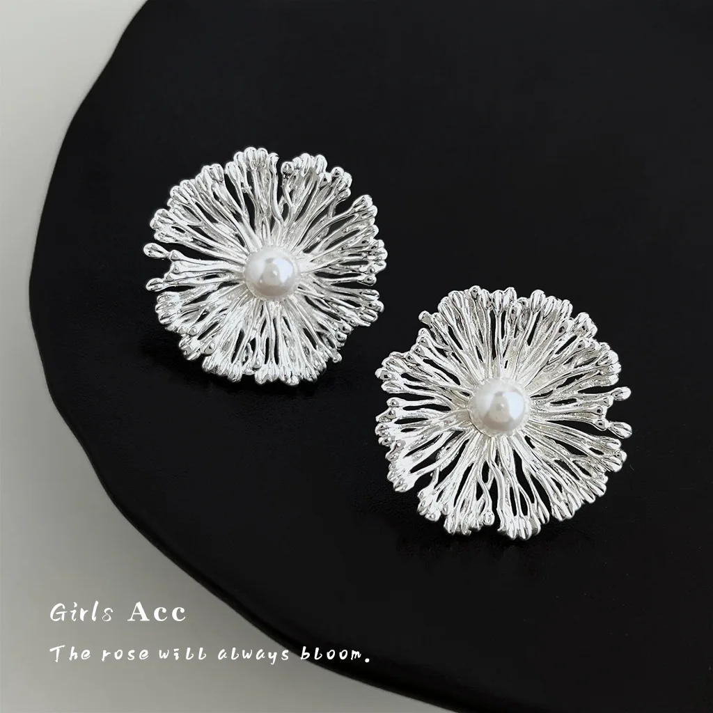 

Light Luxury High Grade Firework Pearl Drop Earrings Niche Personality Minimalist Fashion Commute Temperament Earring Jewelry