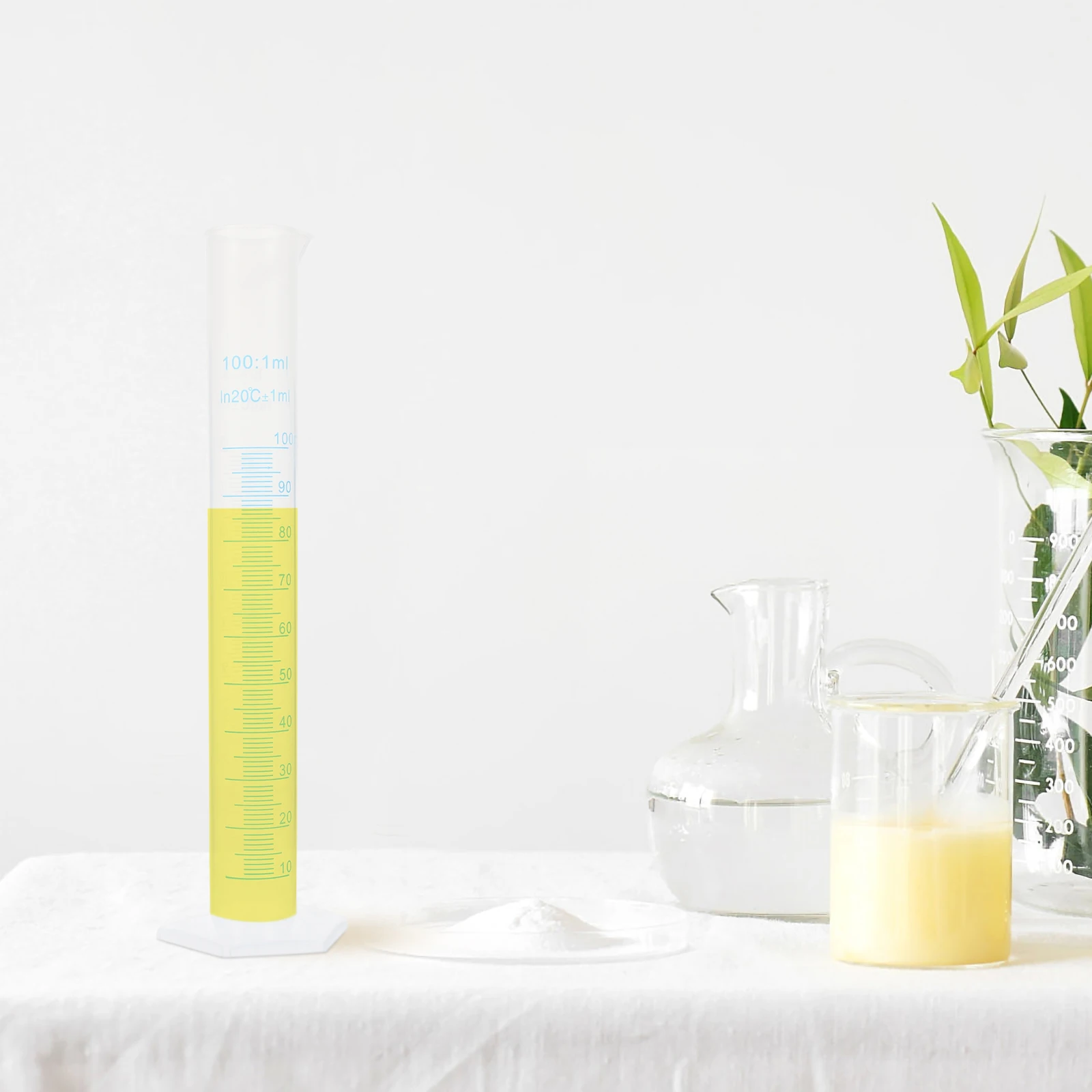 100Ml Transparent Graduated Plastic Measuring Cylinder Lab Use Food Grade Material Non Wetting Interior Accurate Meniscus Free