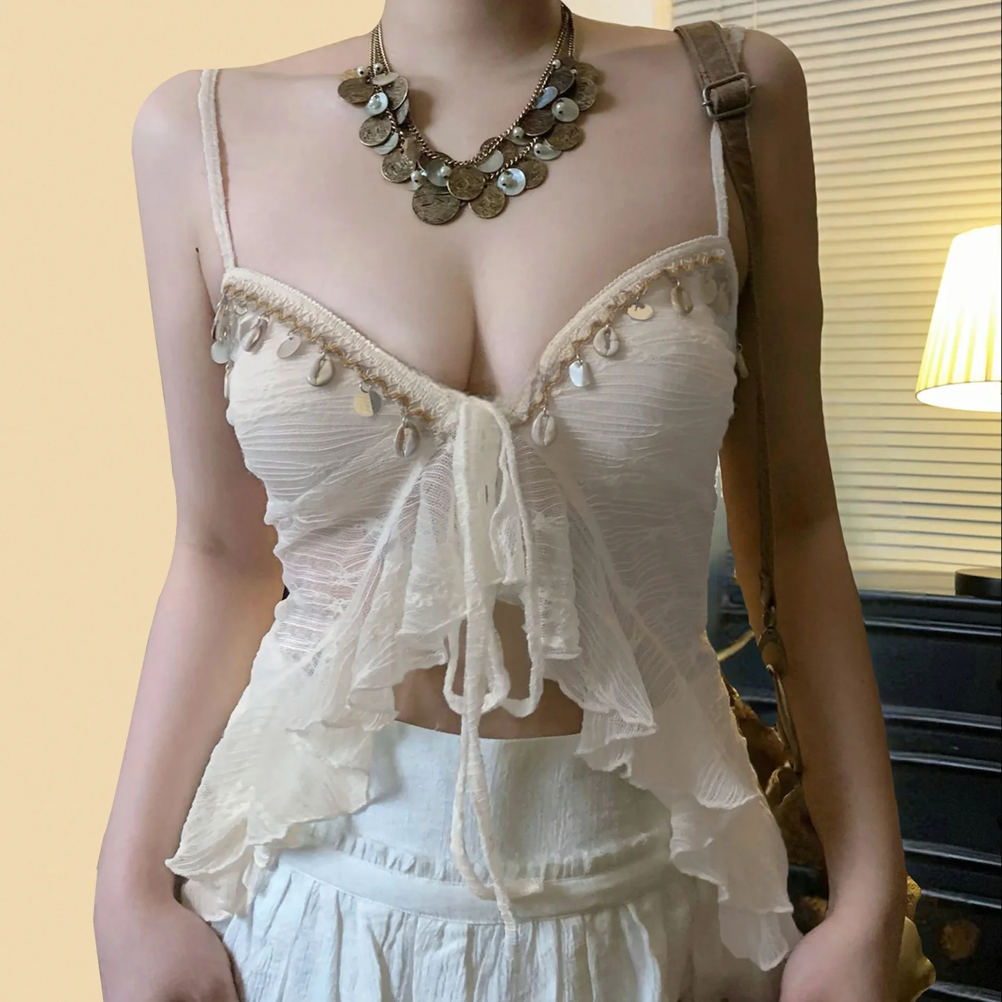 

Fashion ins pure desire spice girls shell chain V-neck bow irregular lace holiday fairy romantic Sue little sling girl