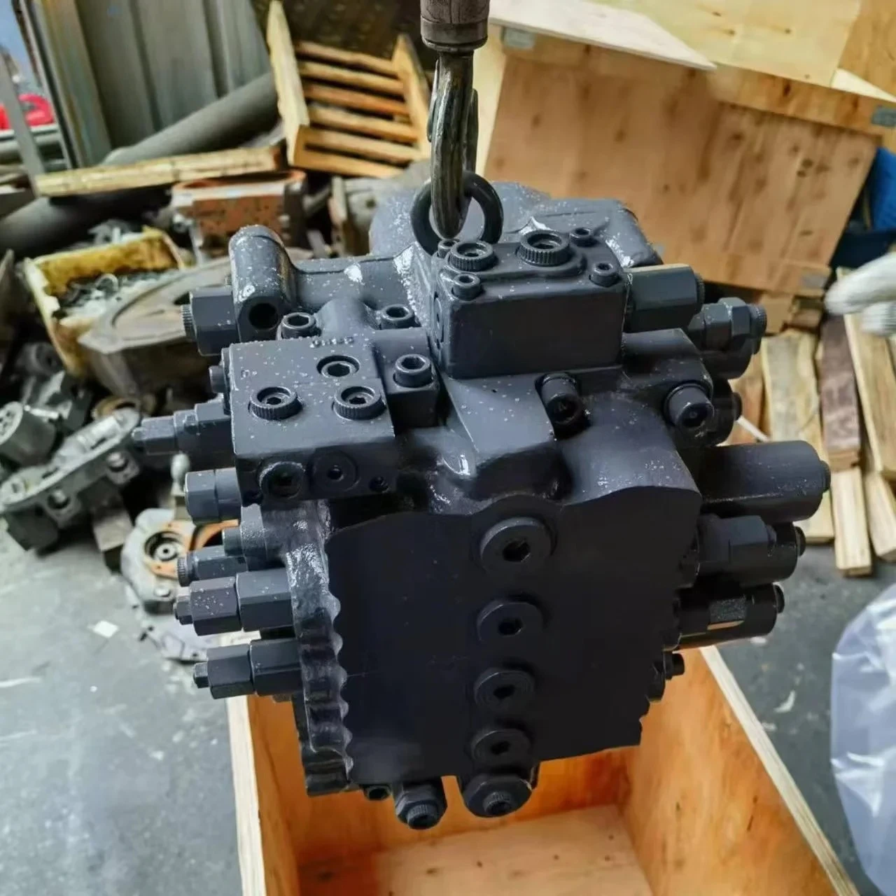 Excavator Hydraulic Control Valve for 210 240 Hydraulic Main Control Valve Distribution Valve