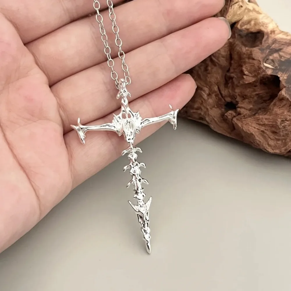 شخصية العمود الفقري الصليب قلادة، زوجين عصرية، قلادة الرجعية جوفاء، قلادة الجمجمة نمط الظلام ثلاثي الأبعاد