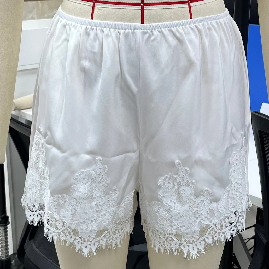 Pantaloncini estivi in raso da donna Pantaloncini da salotto a gamba larga con orlo patchwork in pizzo elastico in vita alla moda Pantaloni da uscire