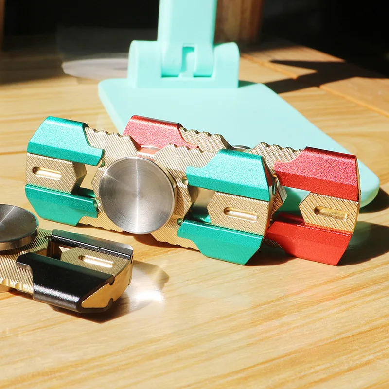 New Armor Fingertip Gyroscope Brass Alloy Fidget Toy High-end Precision Rotary Decompression Office Fidget Spinner Toy