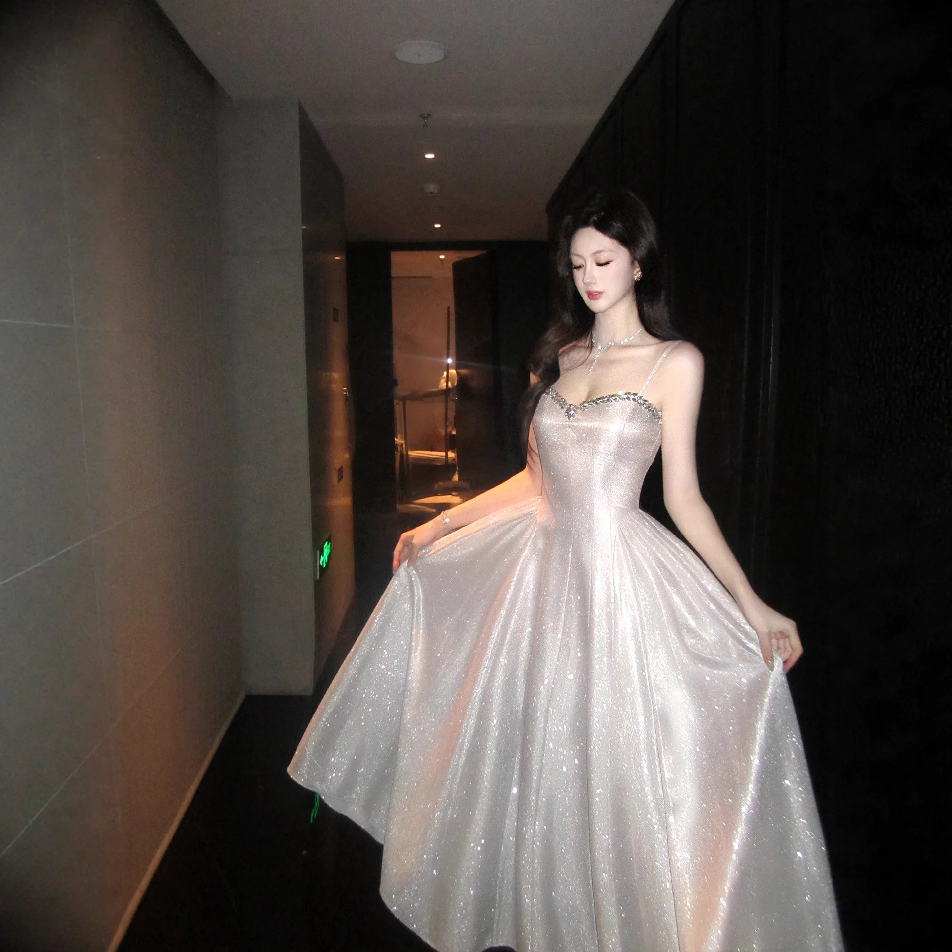 

New 2025 Diamond Embedded Heavy Work Strap Dr Evening Gown Sparkling Year End Par Ball Gown Low Waist Cosite Fabric