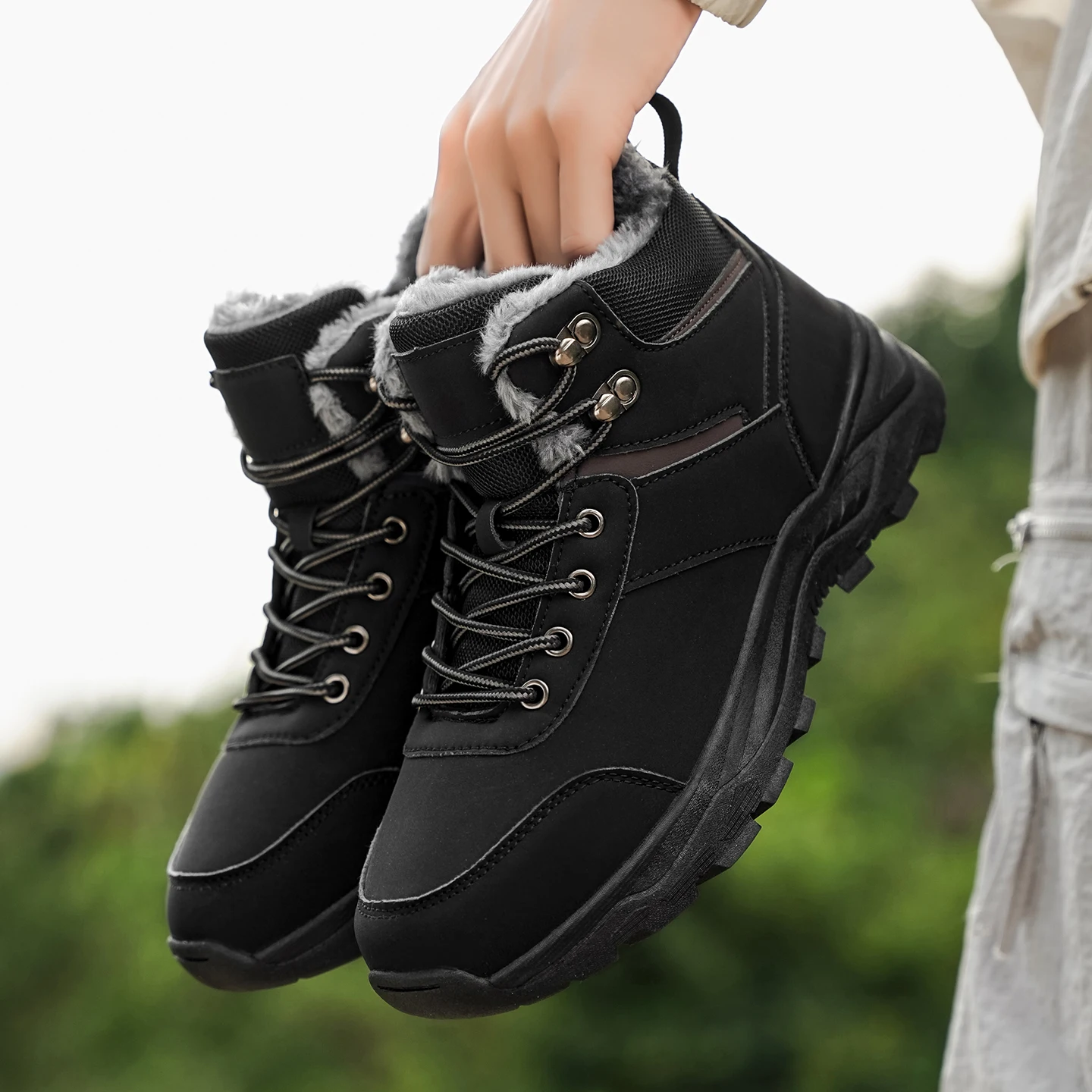 

Новые зимние уличные легкие и теплые походные туфли большого размера, мягкие и толстые мужские зимние ботинки с высоким берцем