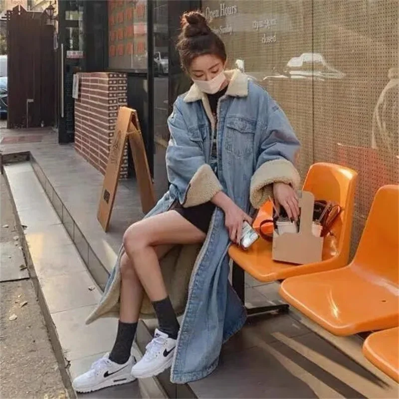 Long Cotton Jacket Women's Plush Thickened 2024 New Loose and Versatile Lamb Wool Winter Denim Jacket Cotton Jacket Denim Coat