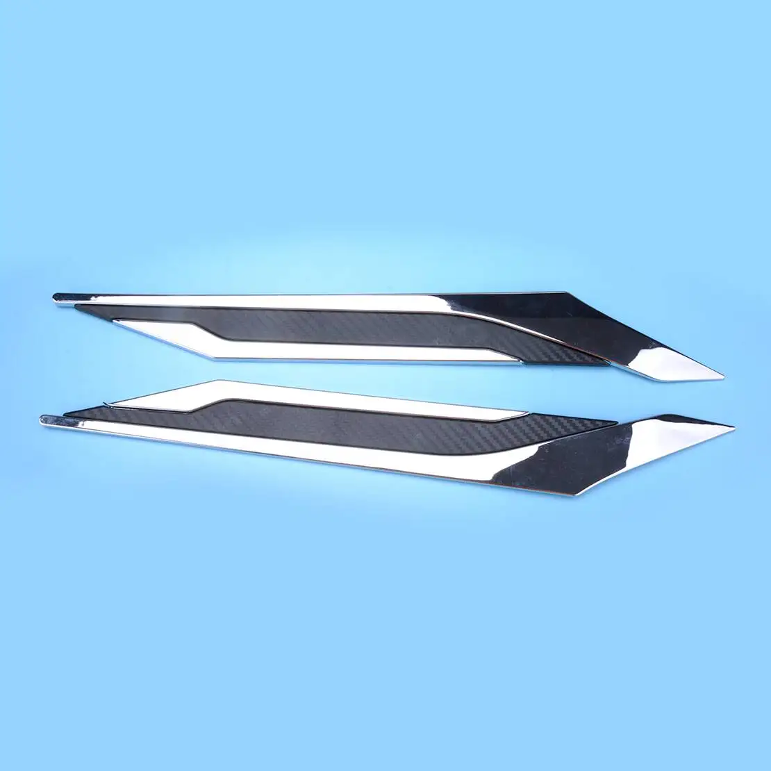 Фото Пара накладок на воздухозаборники в стиле карбон (имитация листьев) из АБС-пластика для Toyota RAV4 2019-2024