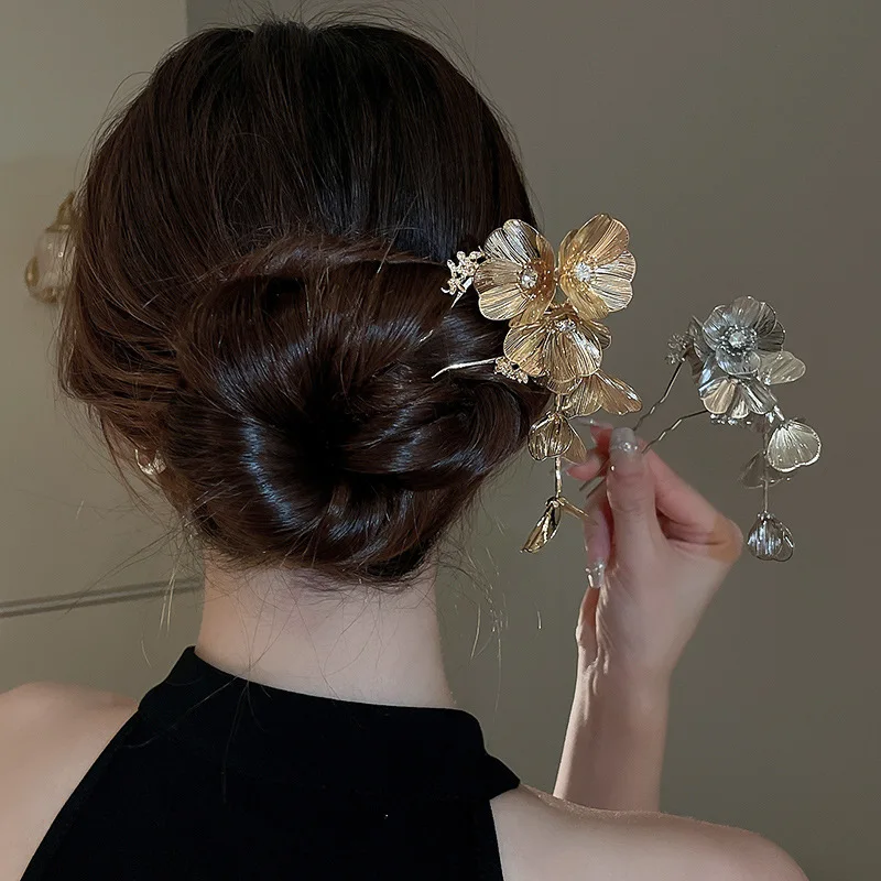 New Chinese Style Flower Tassel Hairpin for Women Elegant Personality Rhinestone Hair Stick Luxury Fashion Hairwear Wholesale B