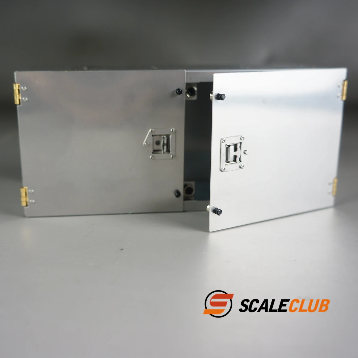 SCALECLUB 1/14 ciągnik ciężarowy tonowy z zamkniętą kubkiem, skrzynia narzędziowa, symulacja metalowych części dekoracyjnych GJX-TY-141