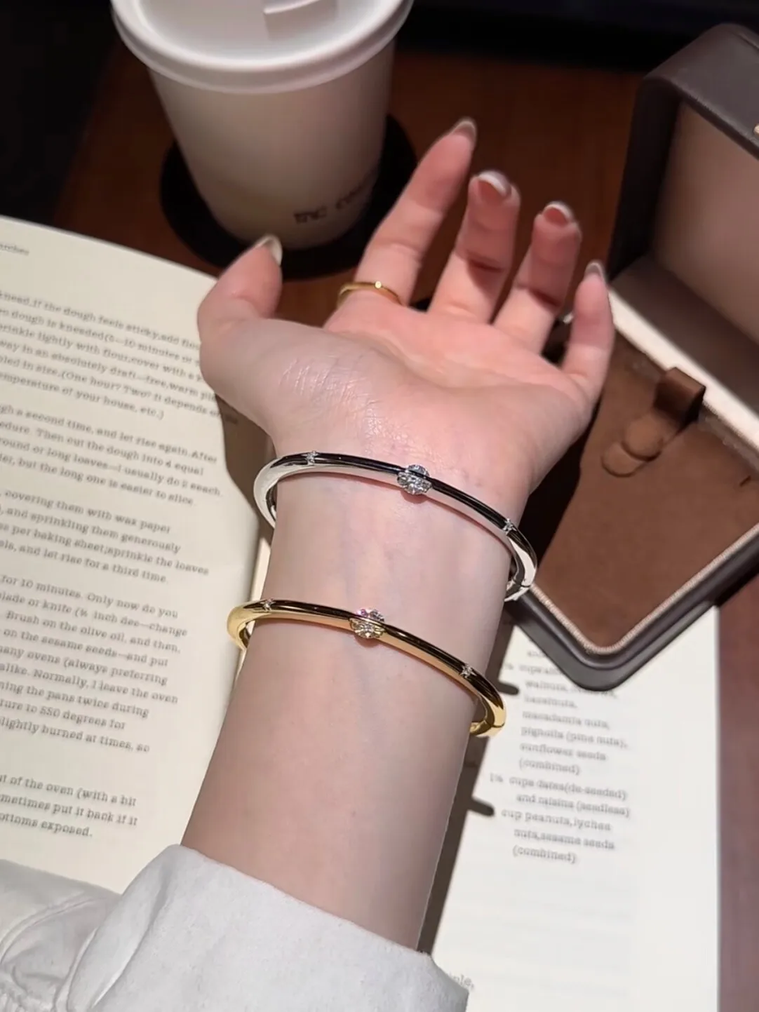 Vintage Style Planet Orbiting Stars,925 Silver Otating Bracelet, Light Luxury, Simple And Personalized Design, Jewelry For Women