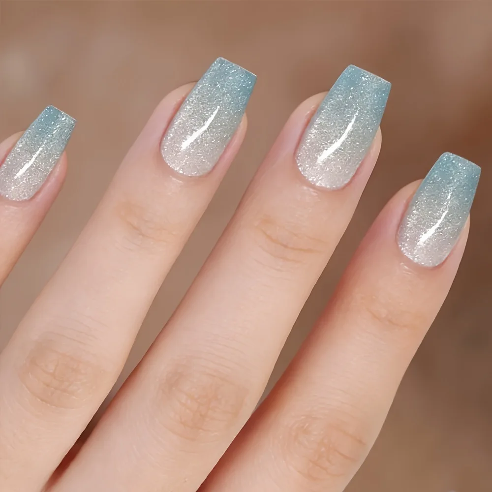

2026 New Minimalist Ice-Clear Tinted Cat-Eye Short Ladder Nail Design - Fresh, Suitable for Commute and Wear.