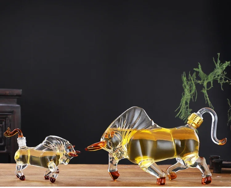 The Wine Decanter Charging Bull Liquor Decanter Made For Bourbon  Whiskey  Scotch, Rum  or Tequila 1000ml
