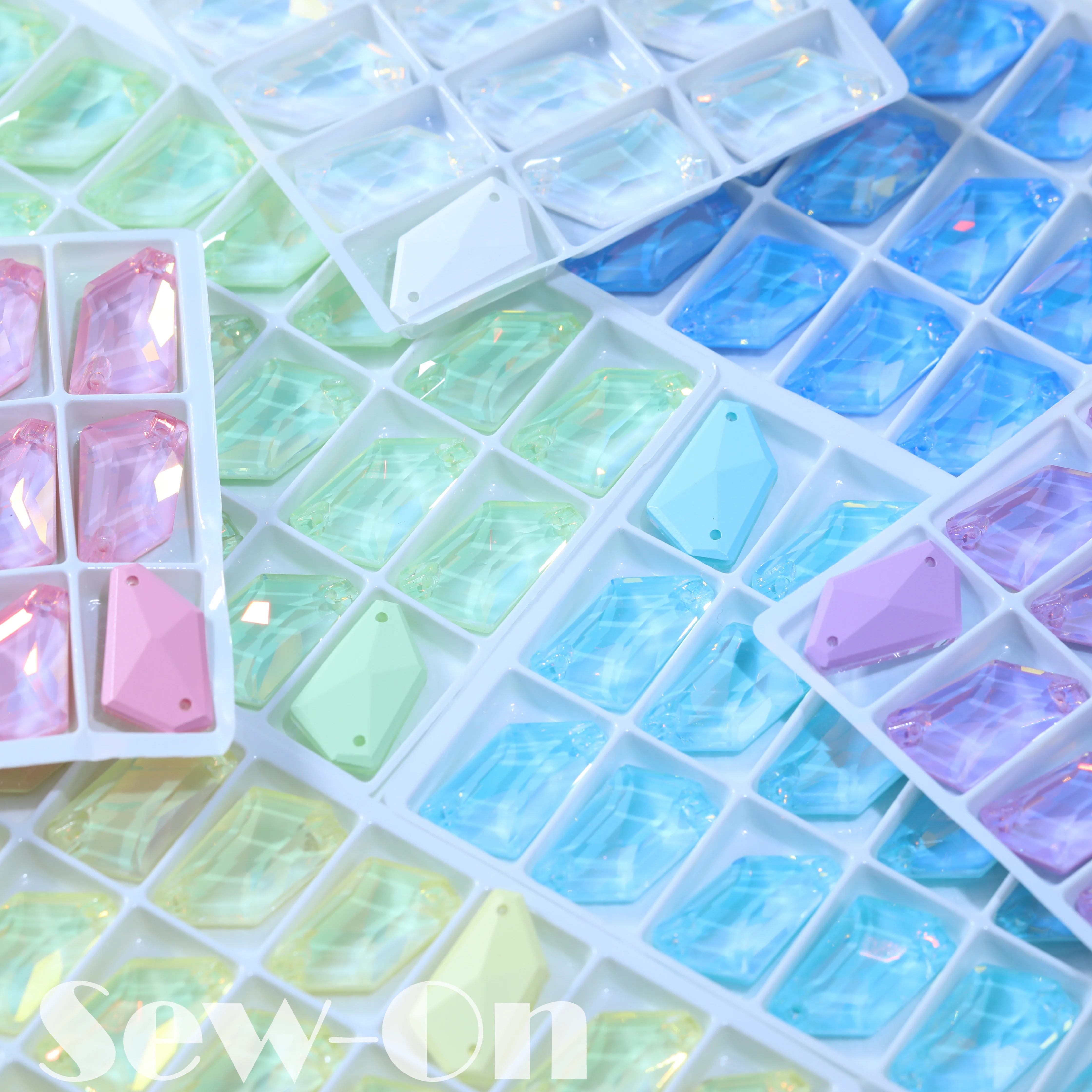 Glänzende De-Art Aufnähsteine AM EN Strasssteine, glänzendes Glas, Kristallweiß, kratzfest, für DIY-Kleidung, Hochzeitskleider – Detail 1