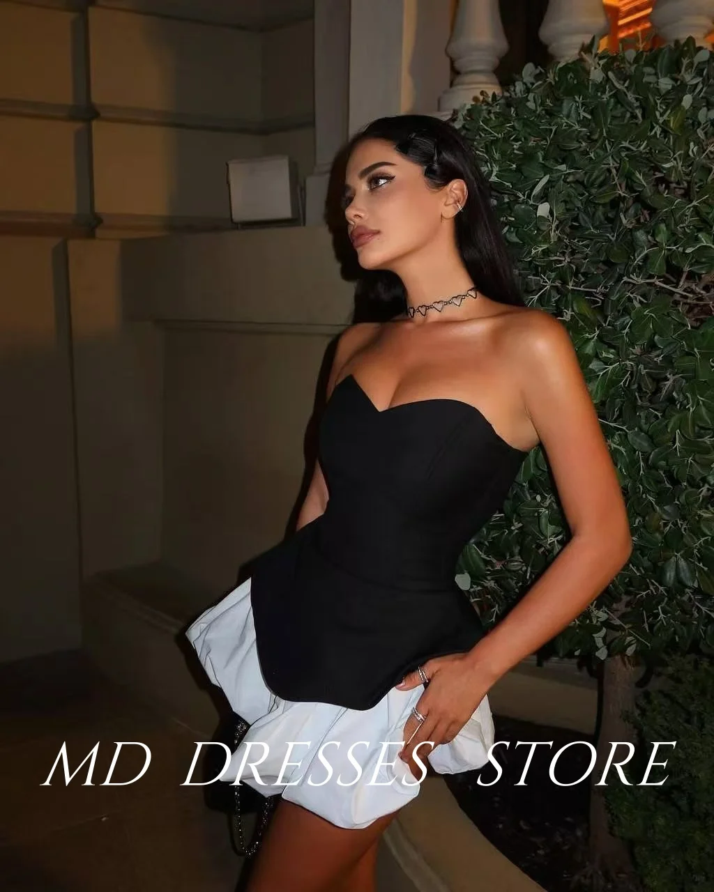 MD Sexy corto A-line vestido de noche blanco y negro vestido de fiesta con cuello de corazón Mini-longitud por encima de la rodilla vestido de cóctel personalizado