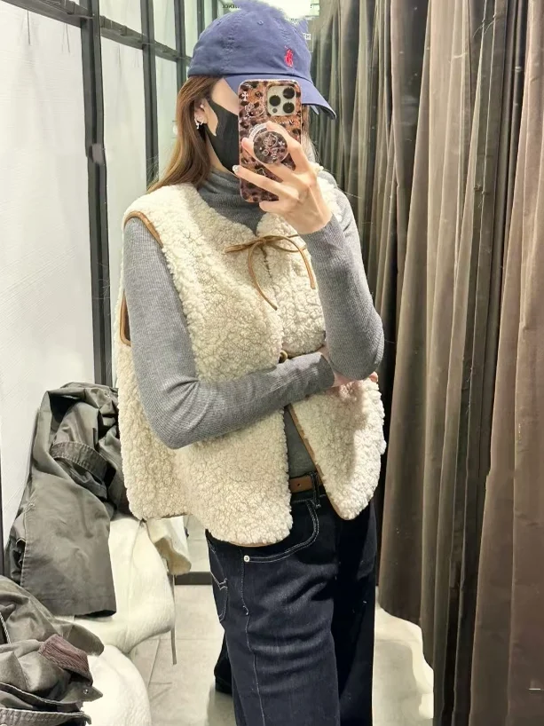 

Милый жилет из меха ягненка с узлом, украшенный ленивым моем, женская новинка осени 2025, полиэфирное волокно, круглая, на одной пуговице