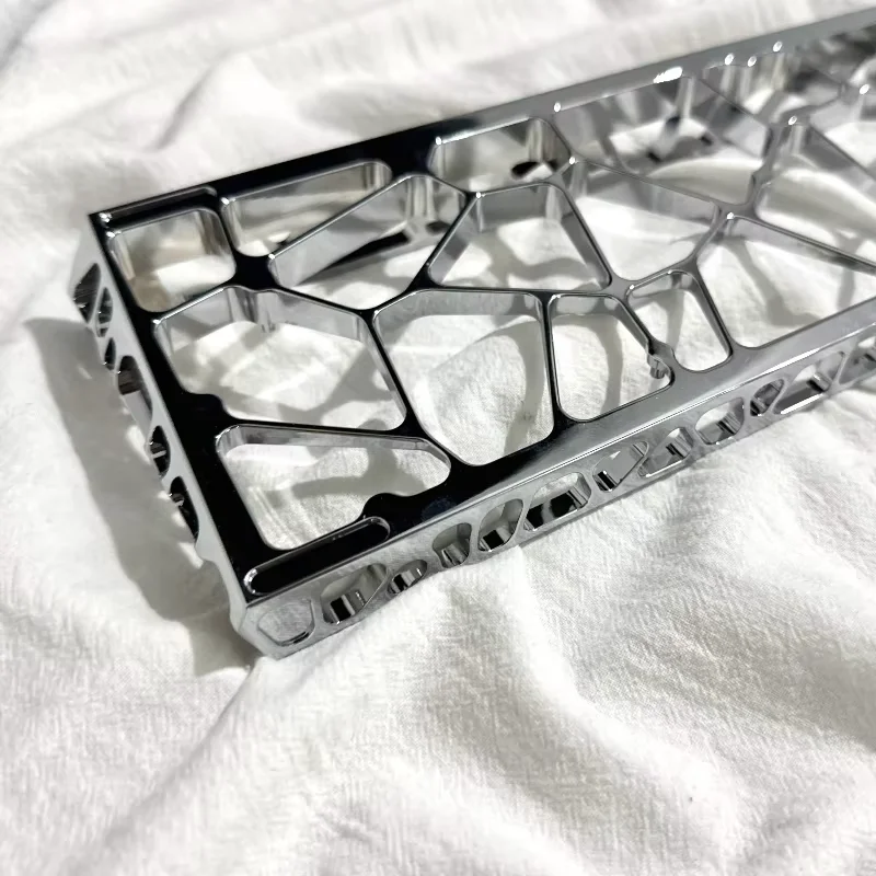 Spot Compatible Wooting60 Mirror Holy Aluminum Alloy Mechanical Keyboard Shell with Ribbon Mouth Design GH60 Hole Mirror Version