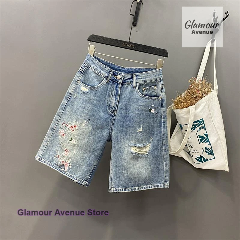Light blue retro embroidered flowers with thin holes and straight pants for women's summer new fashion denim cropped pants.