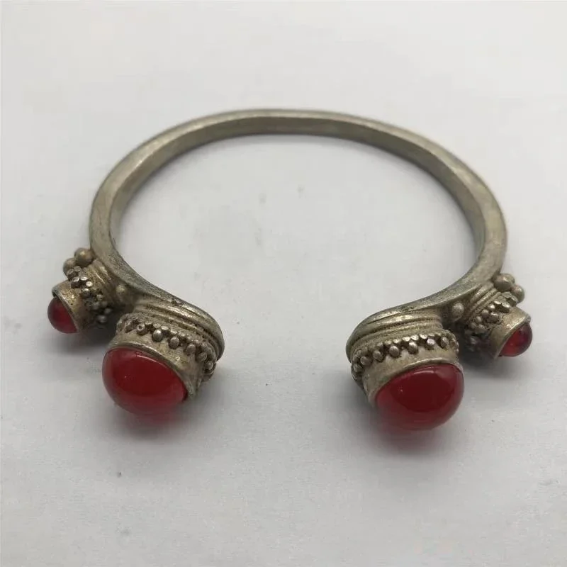 

Chinese Exquisite Tibetan Silver Inlay Red Gem Handmade Bracelet Collectible Gifts