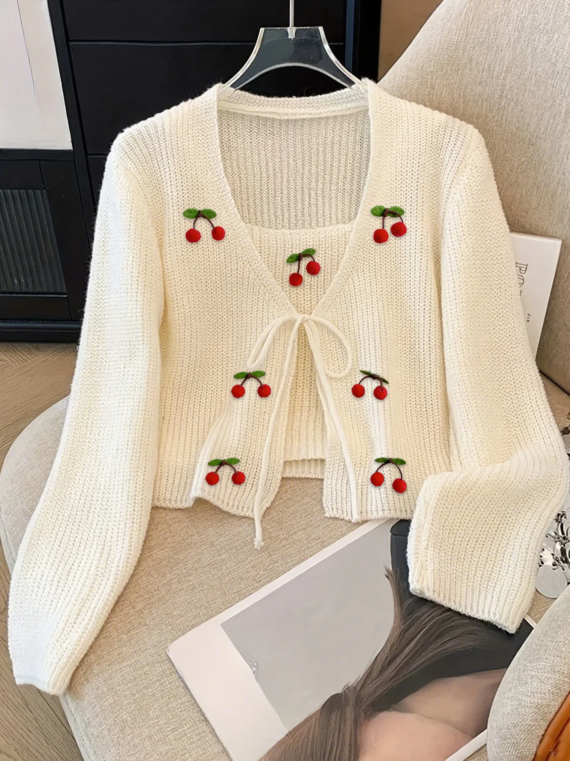 

Women's Short Cherry-Decorated Lace-Up Knit Two-Piece Set, Soft and Loose Sweet-Style Sweater Set, Suitable for Spring and Autumn Daily Wear/Commuting/Dating/Shopping/Girlish Party Outfits