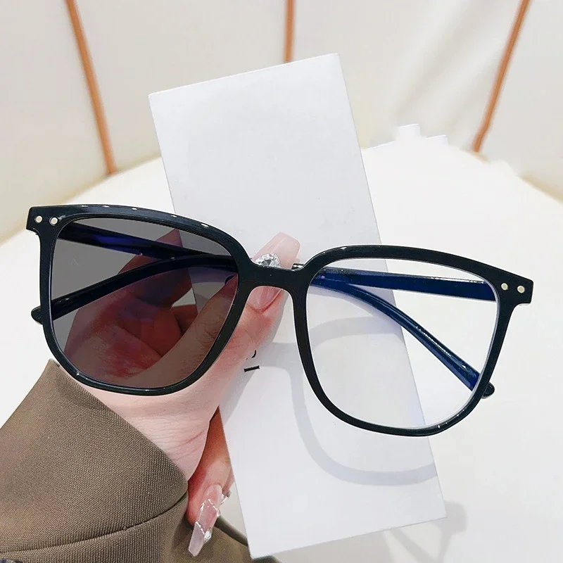 Women Trendy Photochromic Reading Glasses Anti Blue Light Far Sighted Eyewear Finished Square Sunglasses Goggle Diopter 0 +4.0