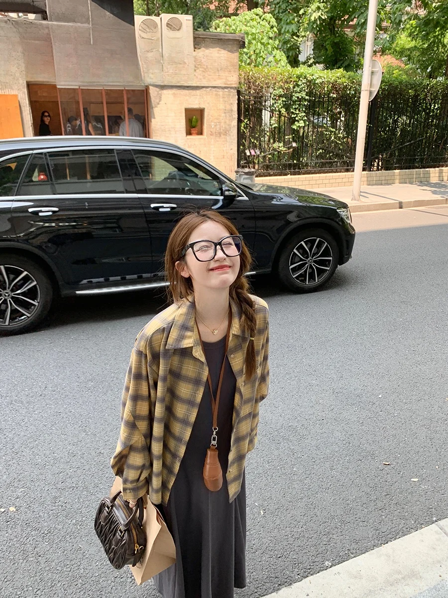 

YANUOYU Women's Plaid Long Sve irt Folded Design Commute Sle Loose Fit Pure Color Cufflink Square Collar Busin irt