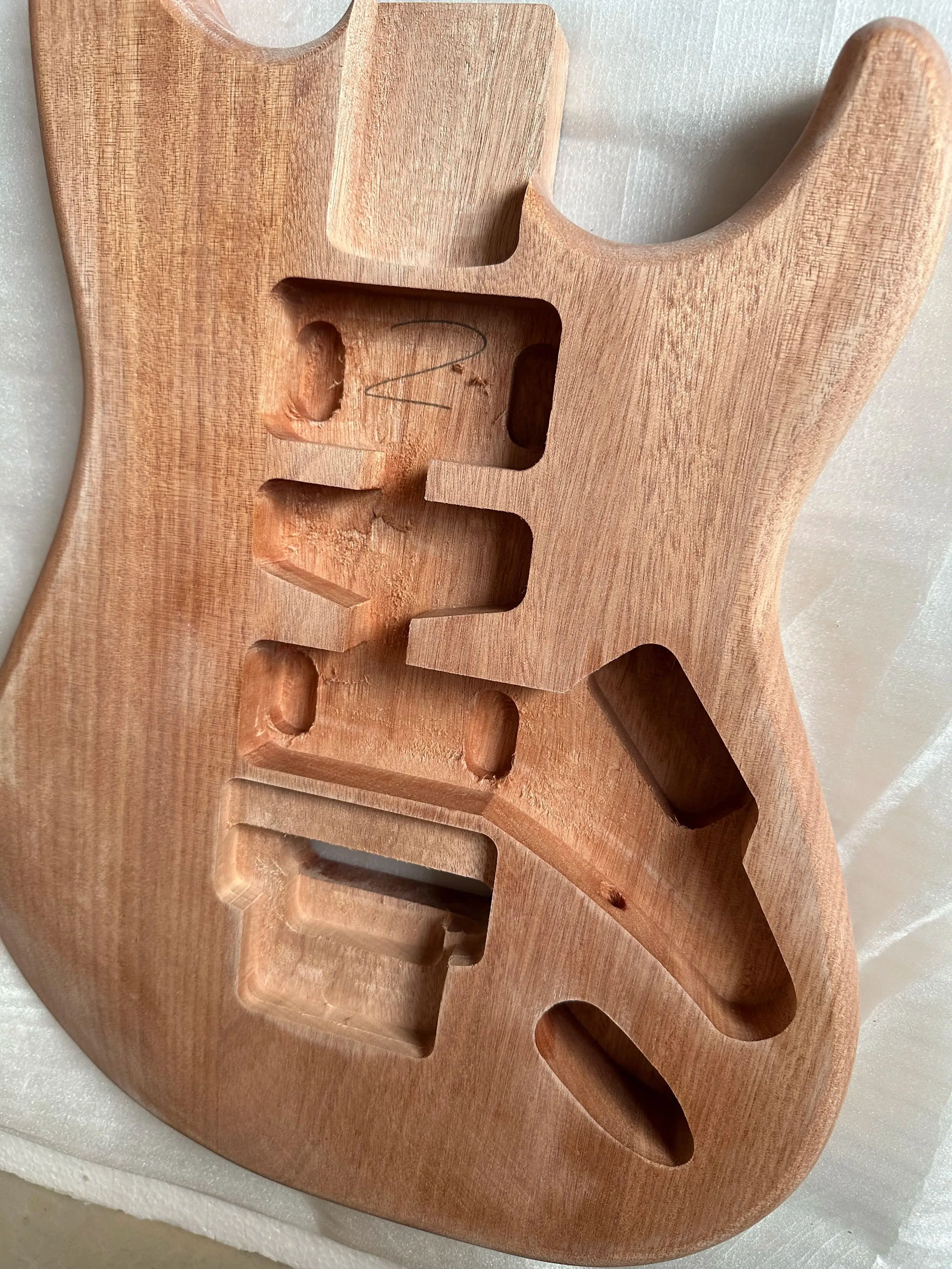 floyd-rose-electric-guitar-body-unfinishedblank-barrelogum-wood-luthier-diy-parthollow-body-floydrose-57cm-heelbrand-new