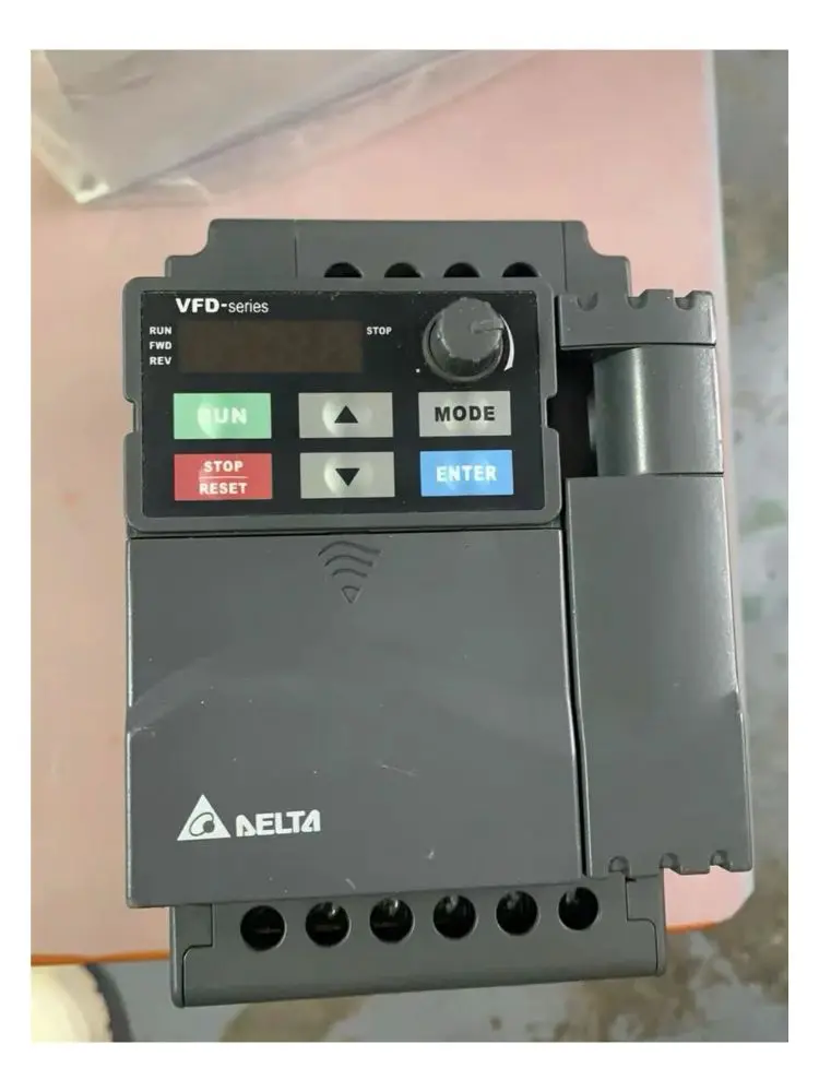 Second-hand    VFD022E43A   inverter   test  OK     Fast Shipping