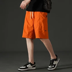 Shorts casuais de elástico masculino, bolsos com renda, monocromático, roupa solta, shorts retos de joelho que combina com tudo, nova moda, verão, 2022