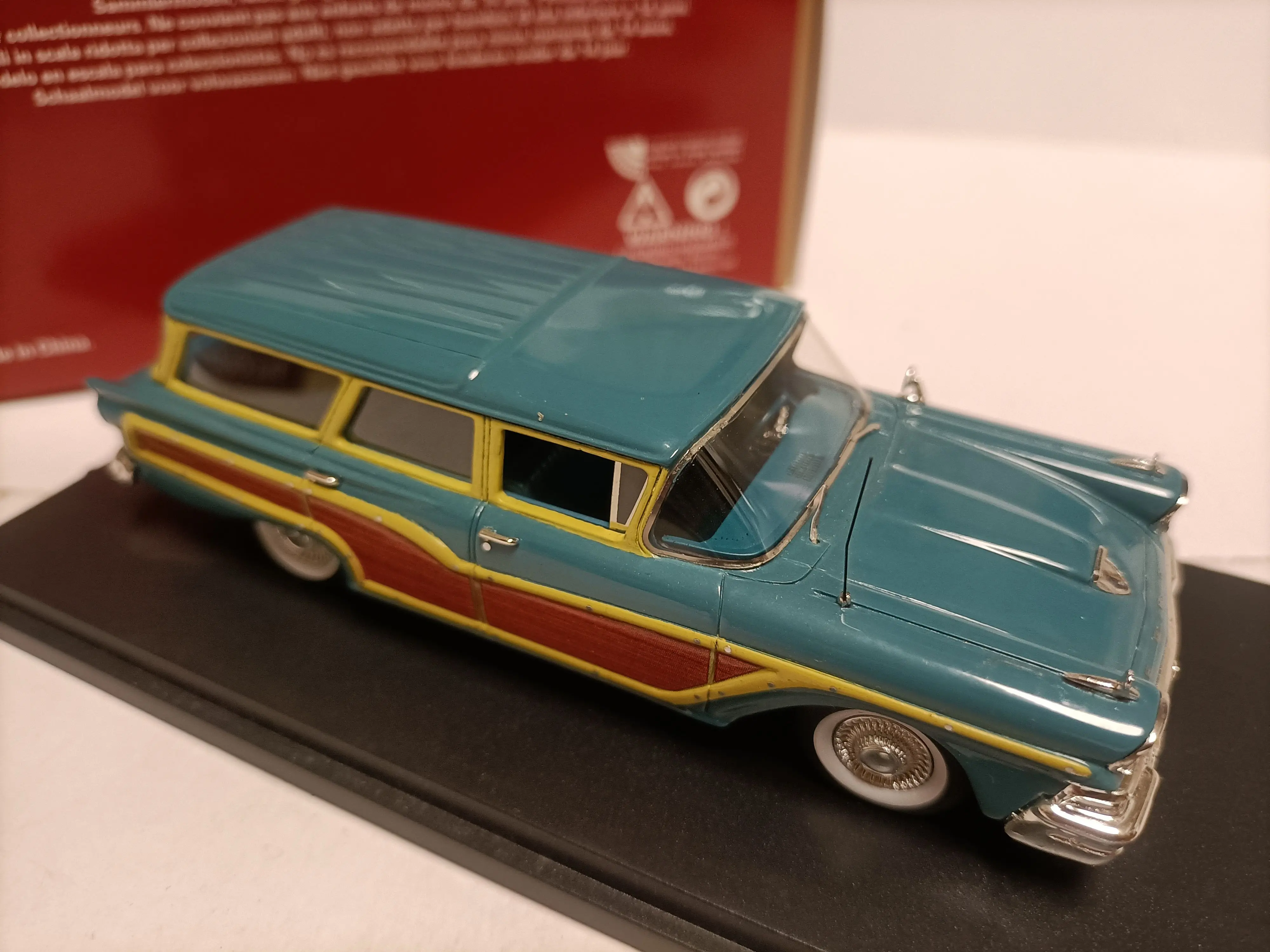 Goldvarg 1:43 Country Station 1958 Simulation Limited Edition Resin Metal Static Car Model Toy Gift