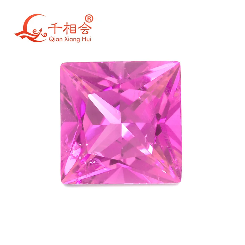 

Розовый рубин/могернит, квадратная огранка «Принцесса», лабораторно выращенный, с незначительными трещинами и включениями