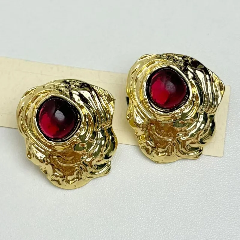 Retro Court Style Metal Necklace Bracelet Earring Set for Women Unique Design Gold Red Color Collision Jewelry Party Accessories
