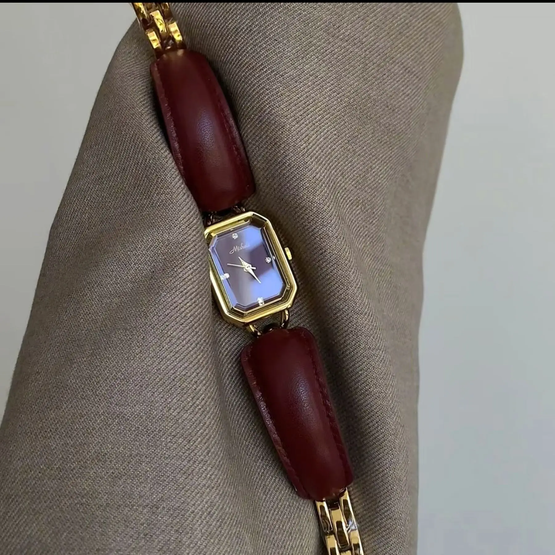 New luxurious square leather strap sophisticated braceletelegant women's watch, trendy women's watch, women's accessory.