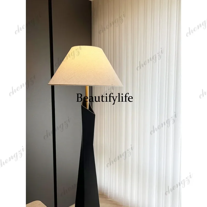 Z138 Italian minimalist floor, high-end atmosphere decoration by the sofa in the living room, medium and ancient style