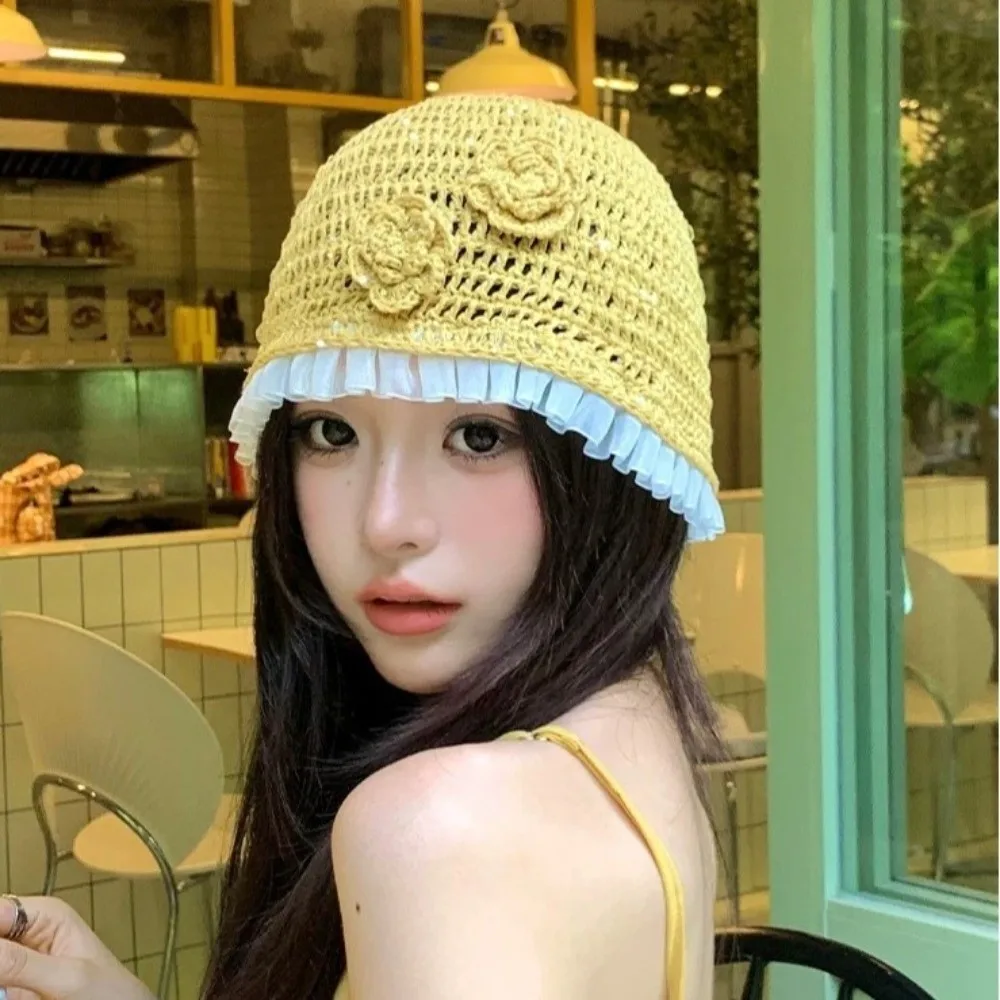 Повседневная вязаная крючком шляпа с цветком ручной работы, блестящая кружевная шапка-бини, корейская ажурная тканая шапка на открытом воздухе