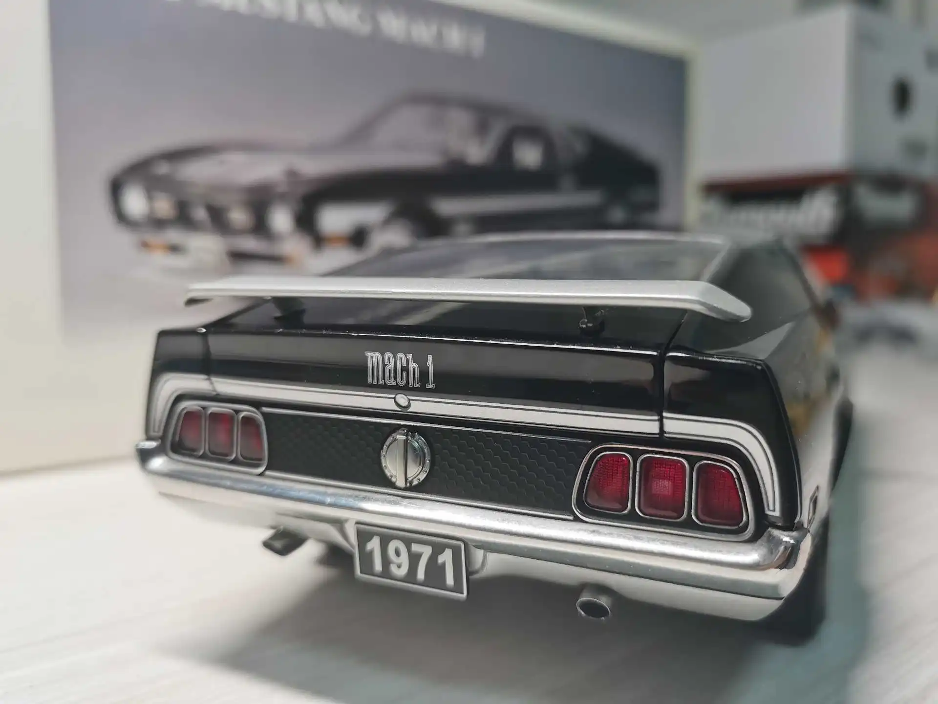 Autoart 1:18 Mustang 1971 Mach Simulation Limited Edition All Open Alloy Metal Static Car Model Toy Gift