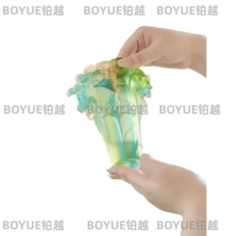 French Style Relief Glass Vase Bilan Flower Shadow Design High End Home Decor Ornament Elegant Atmosphere Art Piece for