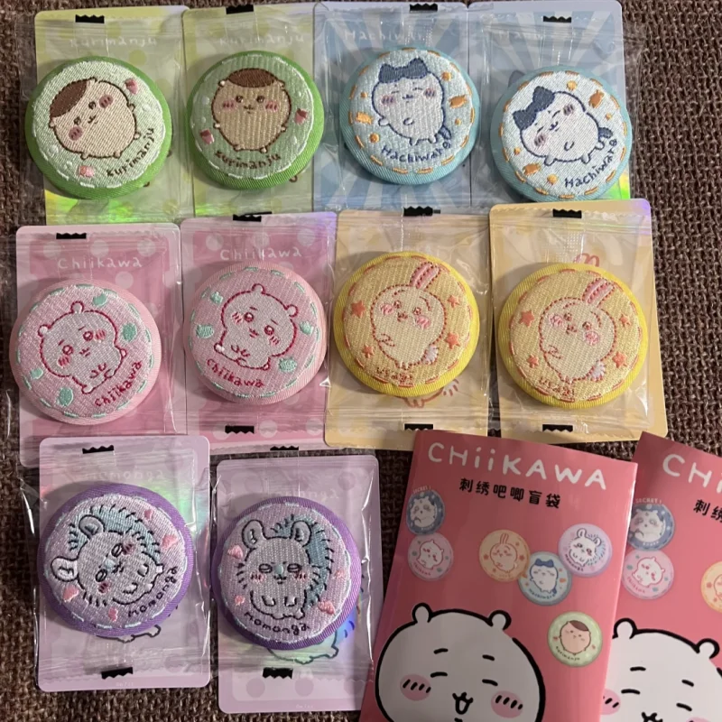 

New Chiikawa series embroidered medals, mysterious blind bags, cute anime character badges, embroidered birthday gifts