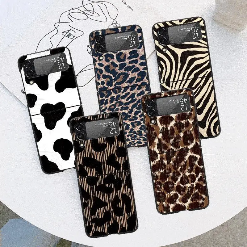 Leopard Print Pattern Case for Samsung Galaxy Z Flip 4 3 5 5G Flip Shockproof Capa 6.7 Inches Black Hard PC ZFlip 4 Phone Cover