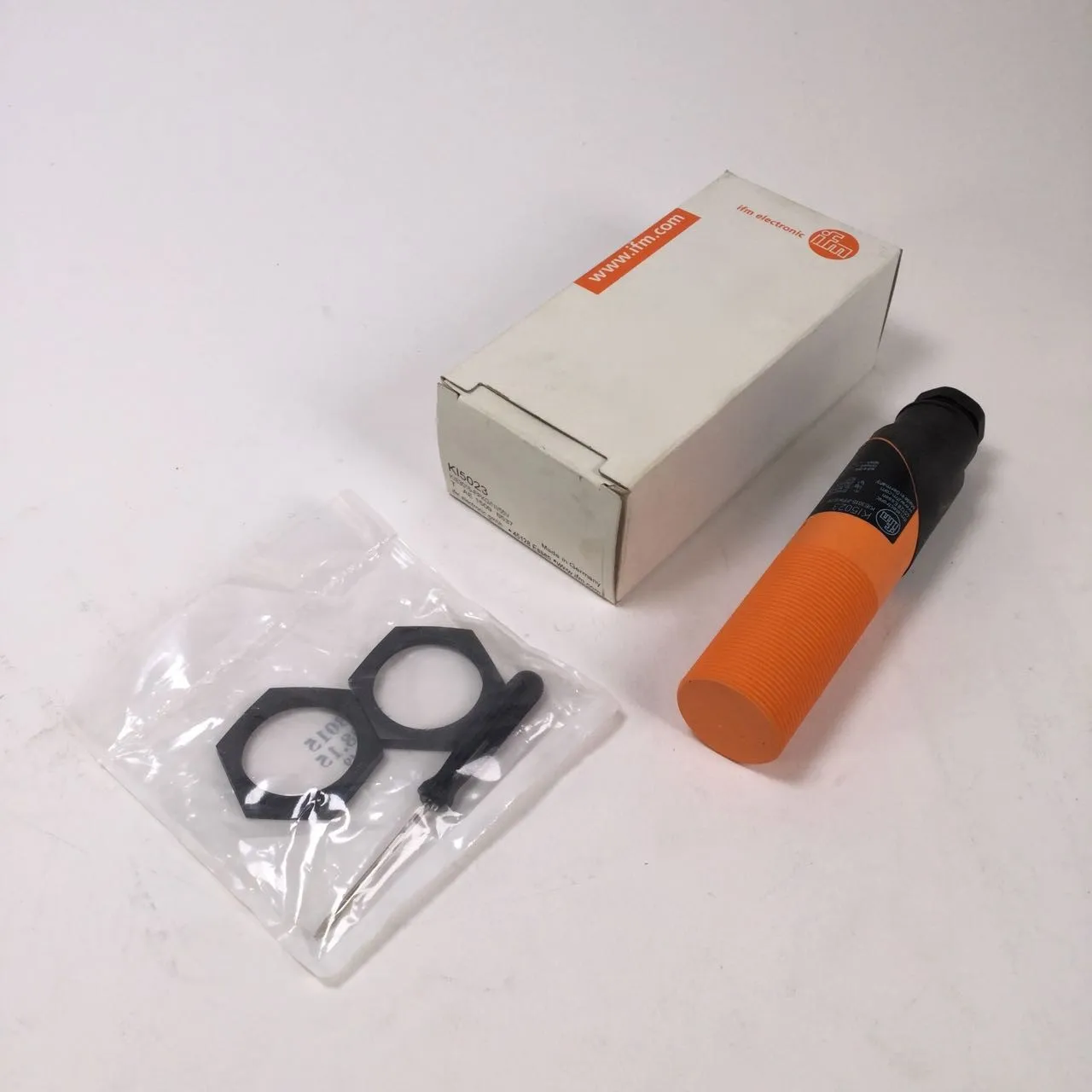 KI5023 KIE3015-FPKG/NI/55V kapazitiver Sensor, M30, PNP, N/O oder N/C, 15 mm, Anschlüsse